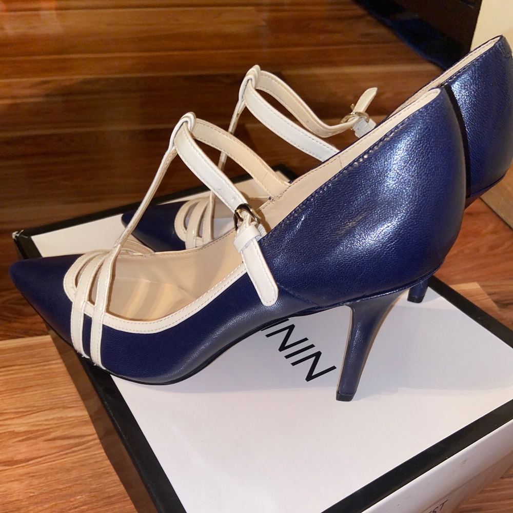 Navy Pumps w/Cream Straps